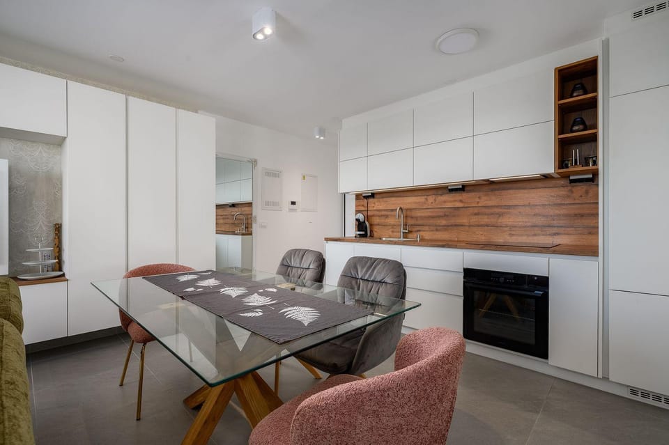 Traumhaftes Apartment nur 850 Meter zum Sandstrand mit Waschmaschine Apartment in Istria County