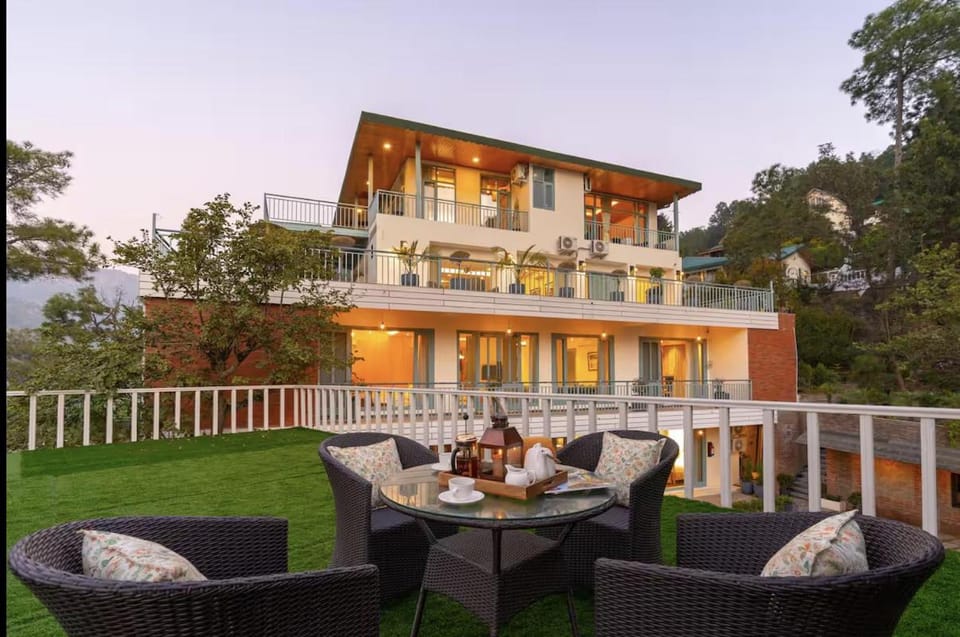 Aykon Villa Estate Best Luxury Villa In Kasauli Villa in Himachal Pradesh
