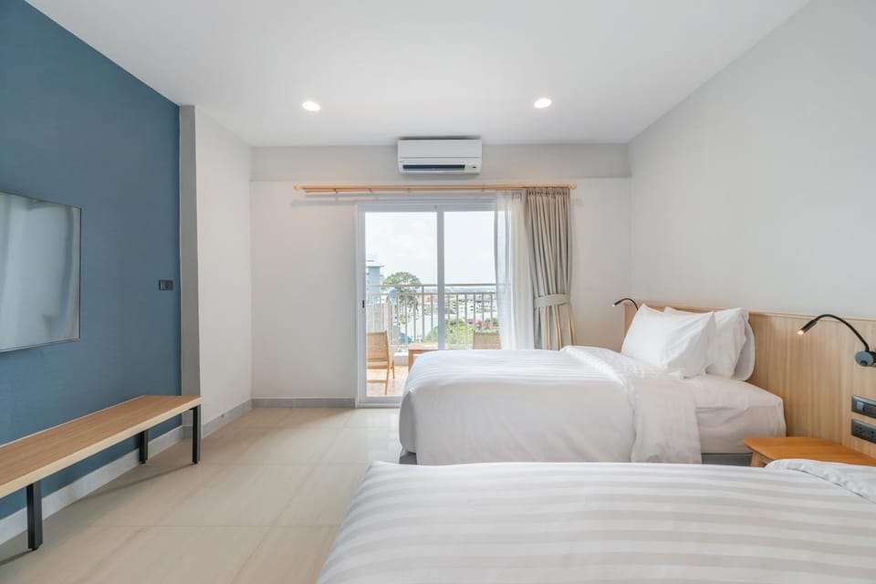 Bed, View (from property/room)