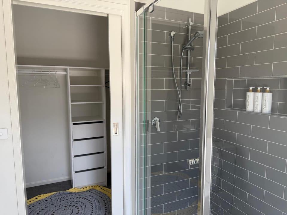 Mahzan on Kilcunda Ensuite 6 - Shared House Vacation rental in Truganina