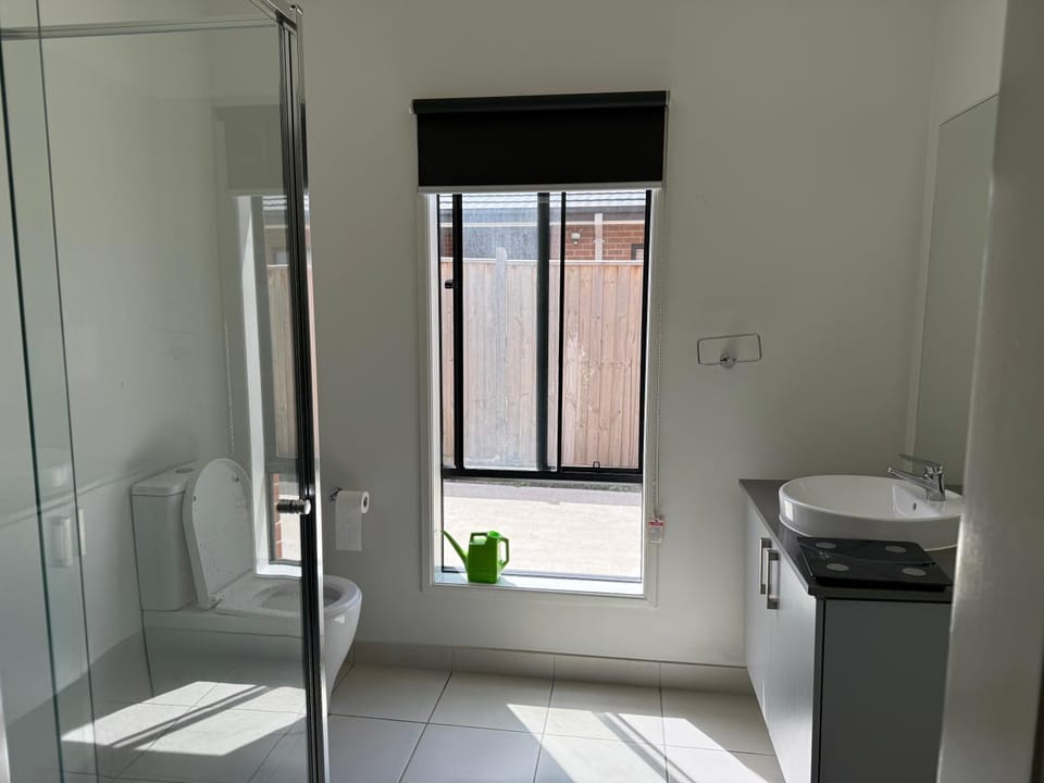 Mahzan on Kilcunda Ensuite 6 - Shared House Vacation rental in Truganina