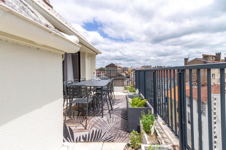 Patio, View (from property/room), Balcony/Terrace, Dining area, City view