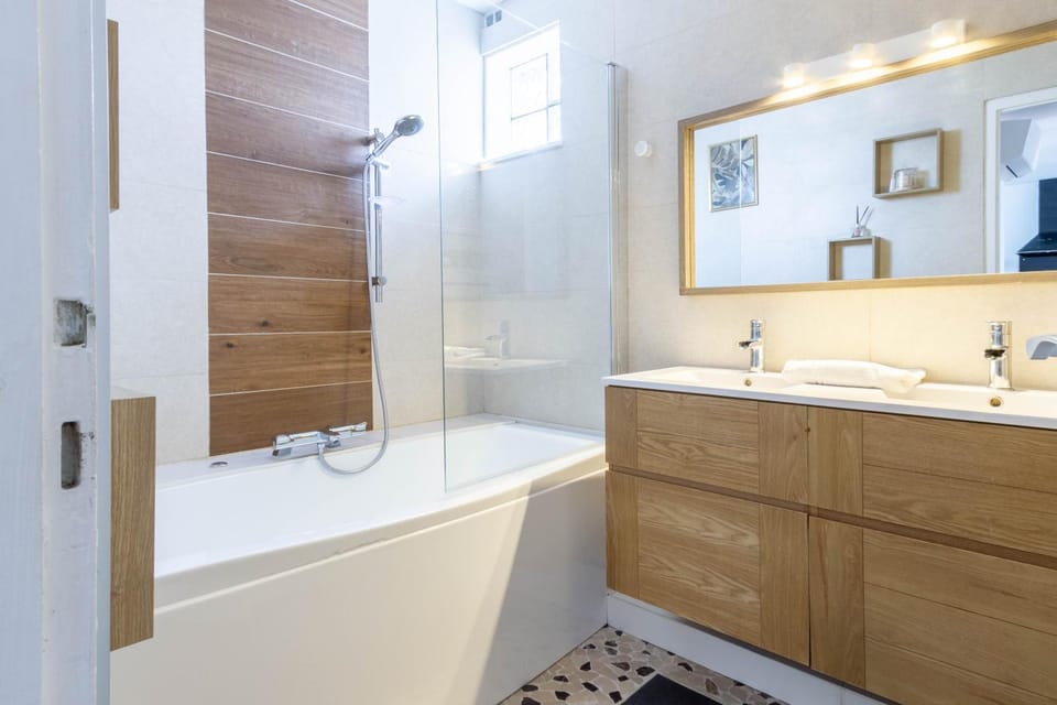 Shower, Bathroom, Bath, towels