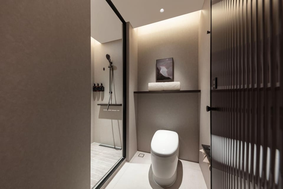 Shower, Toilet, Bathroom