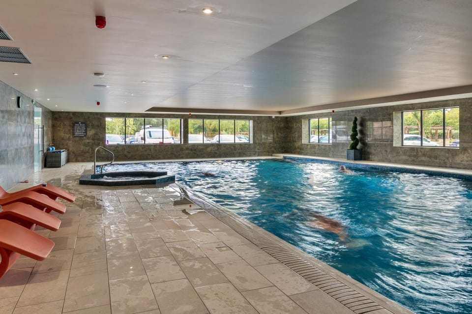 Decorative detail, Pool view, Swimming pool