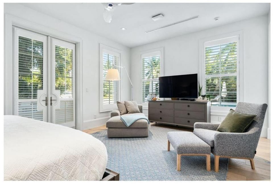Wyvern House Island Retreat in Ocean Club Villa in Nassau