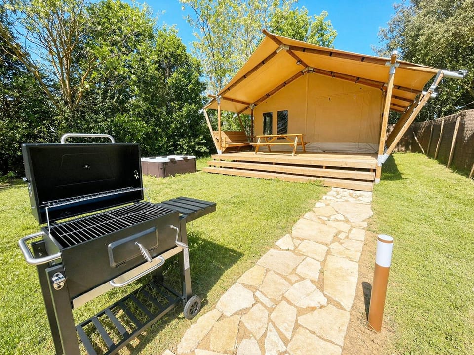 Property building, BBQ facilities