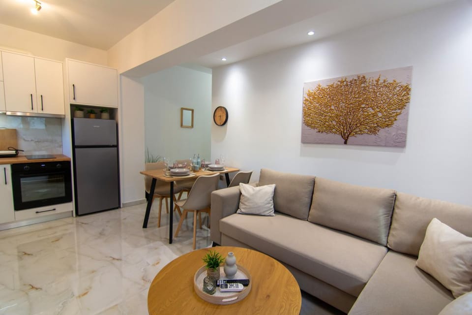 Kitchen or kitchenette, Living room, Seating area, Dining area, oven, stove