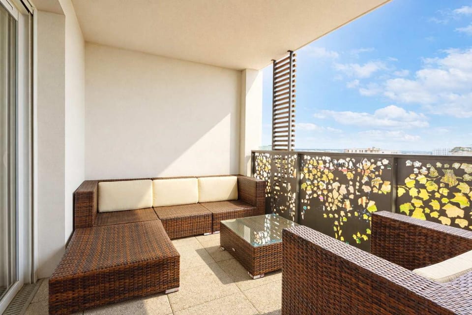 Mermoz - 2 Bedrooms - Parking - Near Metro Apartment in Rennes