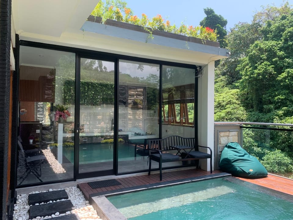 Beji Hill Terrace Villa in Sukawati