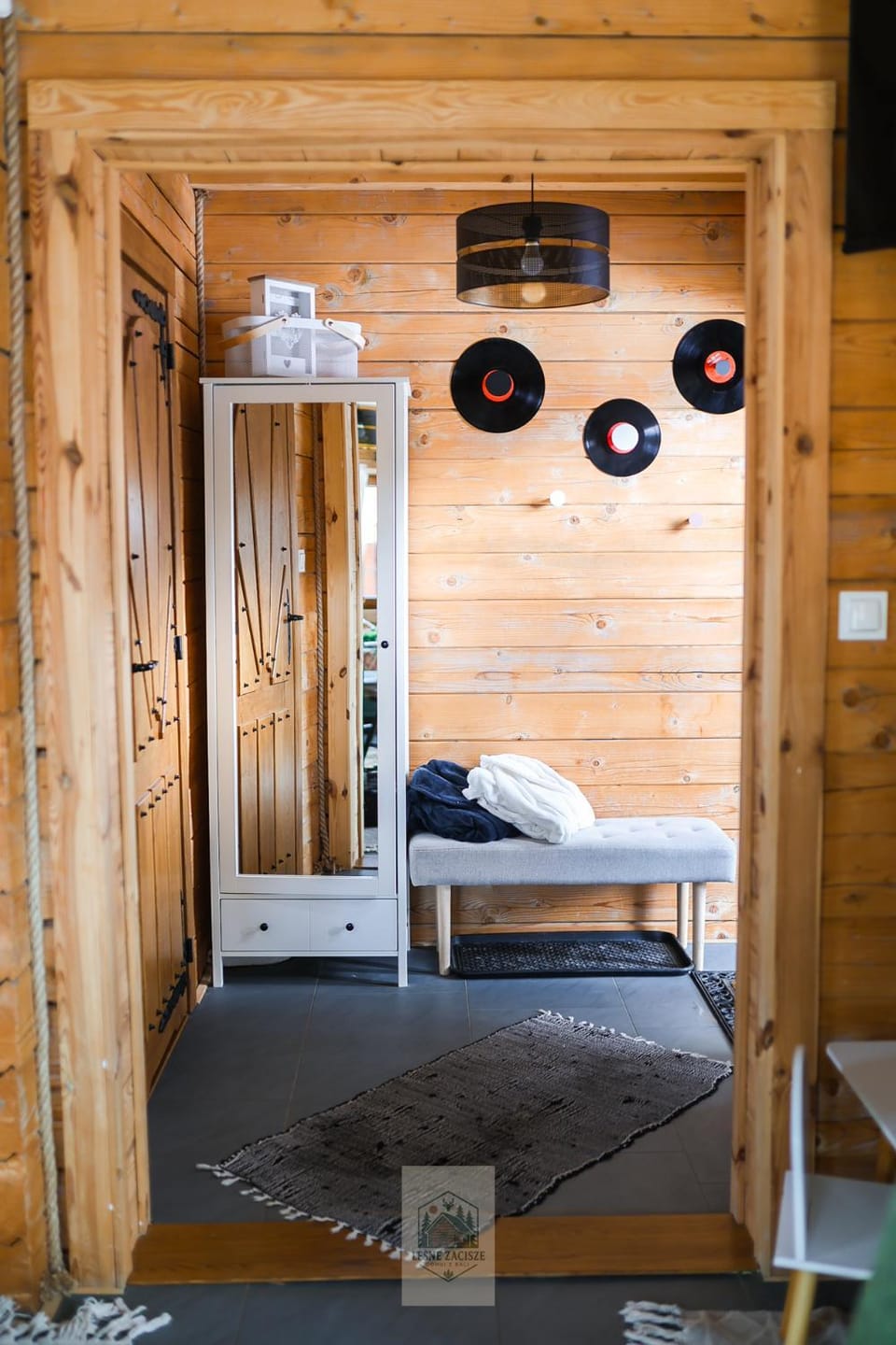 locker, pet friendly, storage