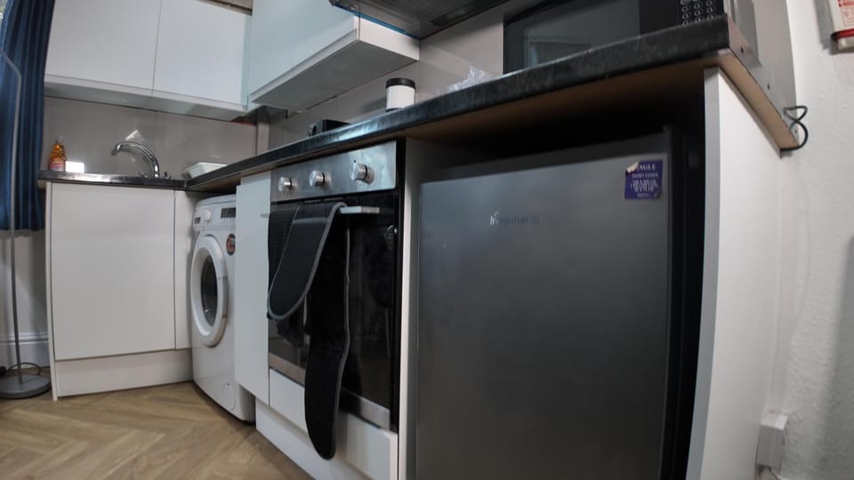 Stylish City Studio with Parking & Wi-Fi Apartment in Birmingham