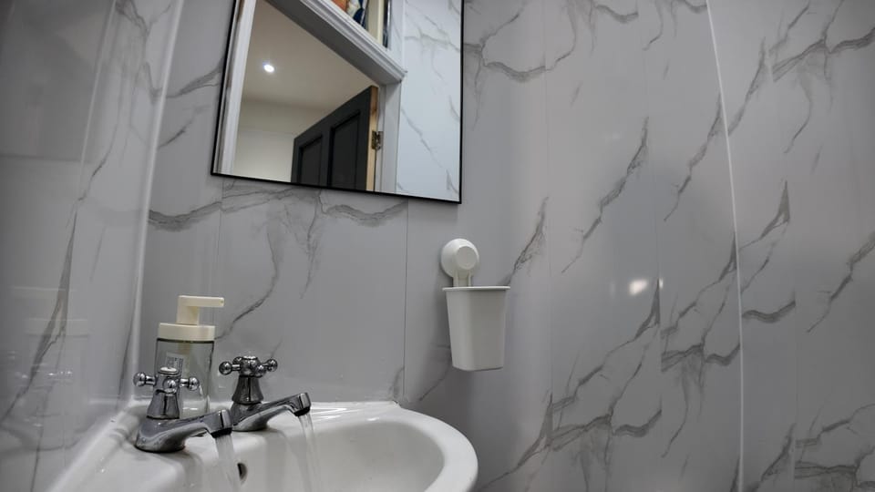 Stylish City Studio with Parking & Wi-Fi Apartment in Birmingham