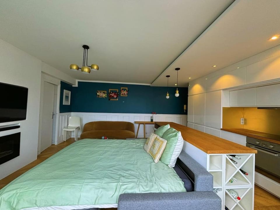 Living room, Bedroom