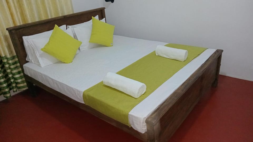 Lake breeze family resort Bed and Breakfast in Sri Lanka