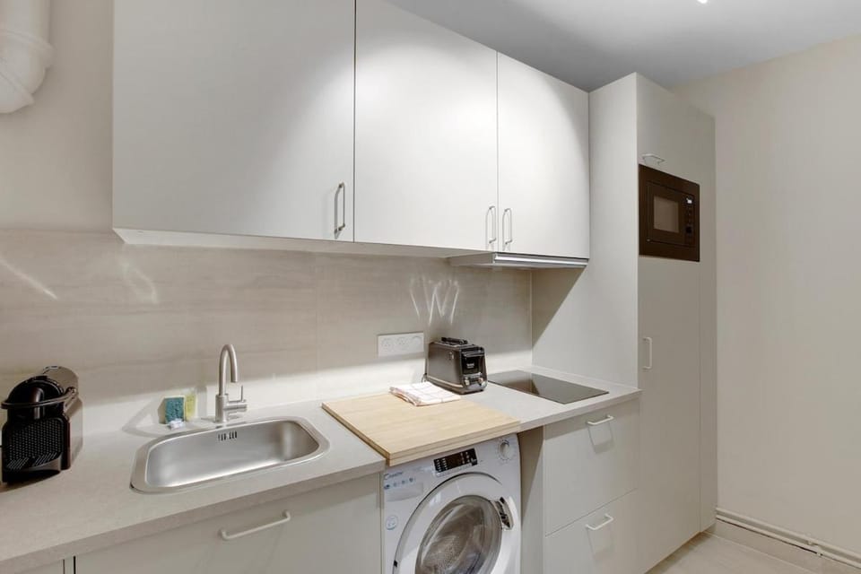 Elegant 1-Bedroom Apartment in Neuilly-sur-Seine Apartment in Levallois-Perret