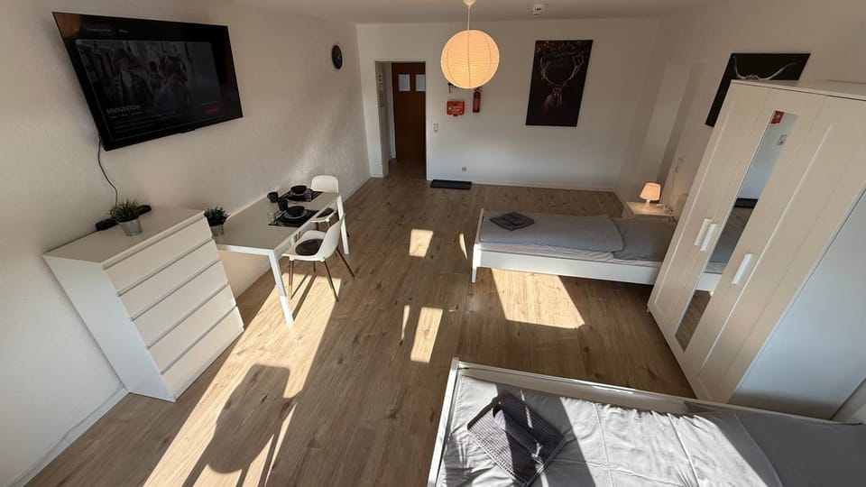 Bed, TV and multimedia, Photo of the whole room, Dining area, Bedroom