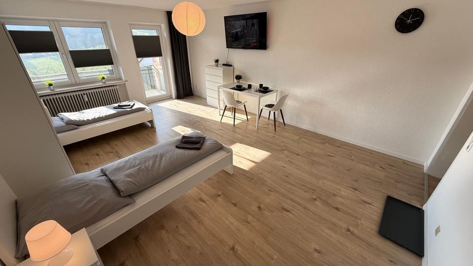 Bed, TV and multimedia, Photo of the whole room, Seating area, Dining area, Bedroom