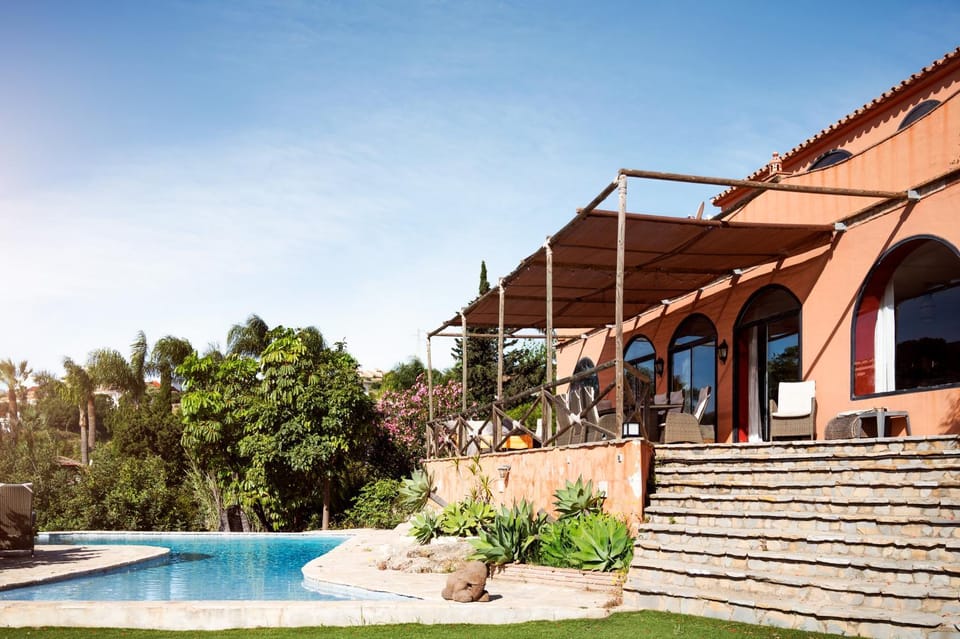 Property building, Balcony/Terrace, Swimming pool