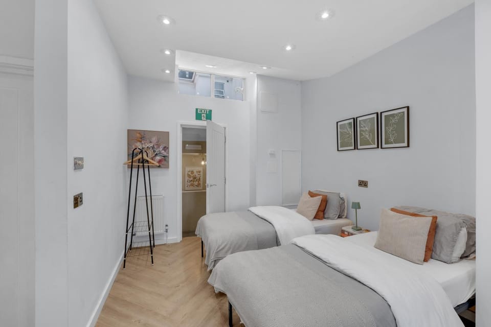 Bella - Central Portsmouth Stay with Pool Table, Close to Attractions Apartment in Portsmouth
