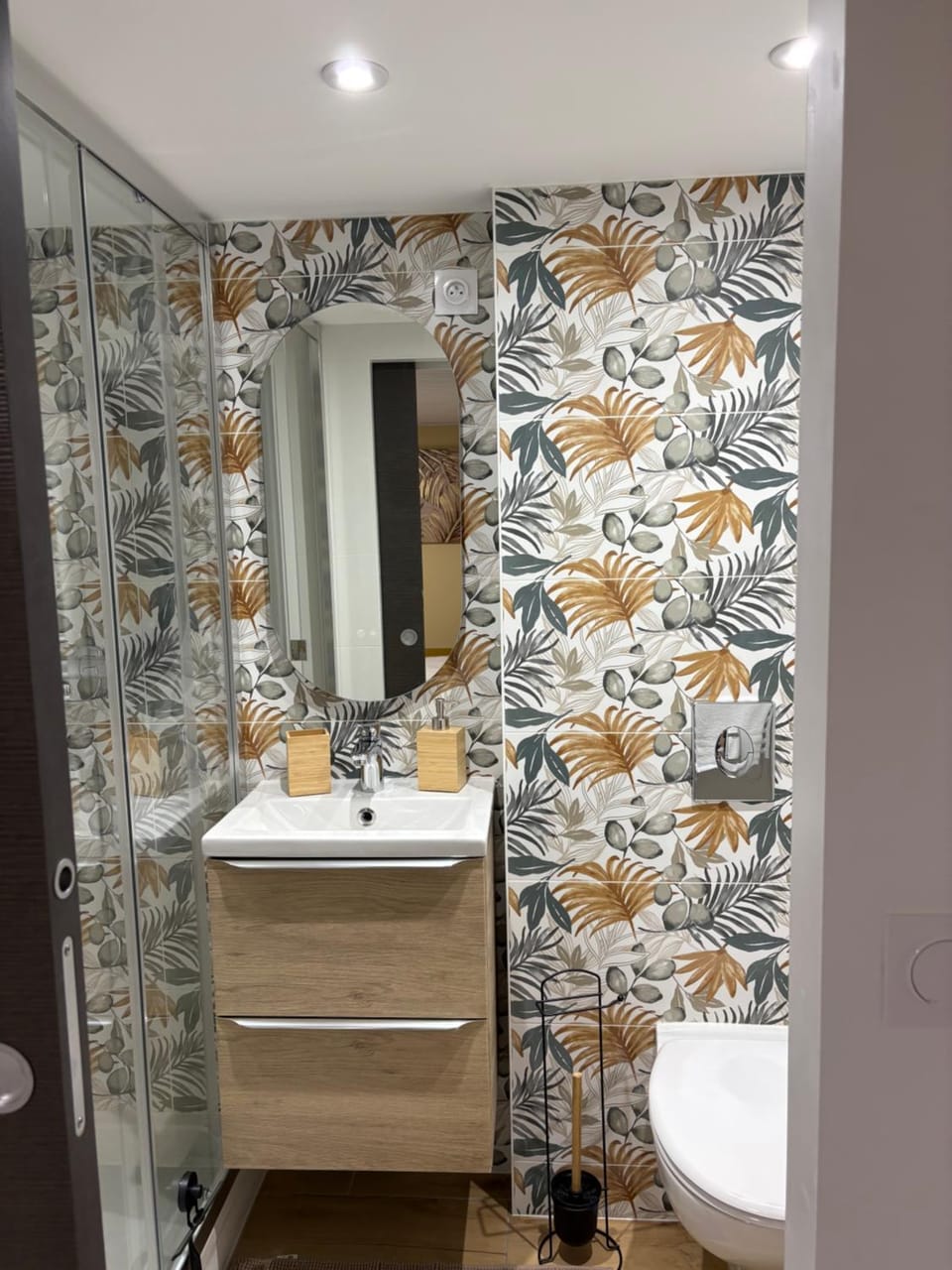 Shower, Toilet, Bathroom