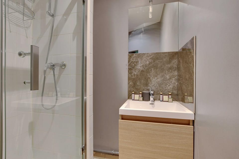 Shower, Bathroom