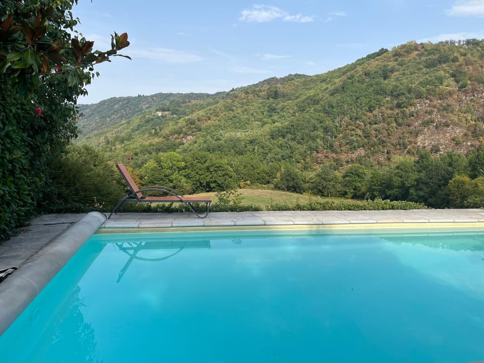 La Soue 4 persoons huisje in walnotenboomgaard House in Auvergne-Rhône-Alpes
