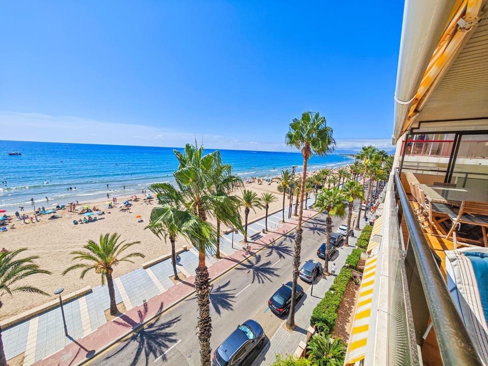 LITORAL COSTA DORADA Les Columnes - Only families Apartment in Salou