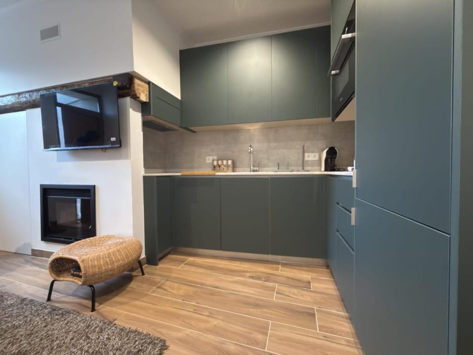 TV and multimedia, Kitchen or kitchenette