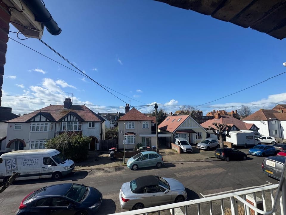 2 bed apartment close to beach Apartment in Herne Bay