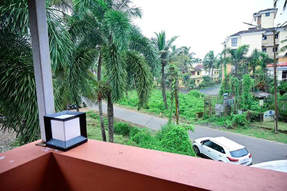 Neighbourhood, Natural landscape, Street view