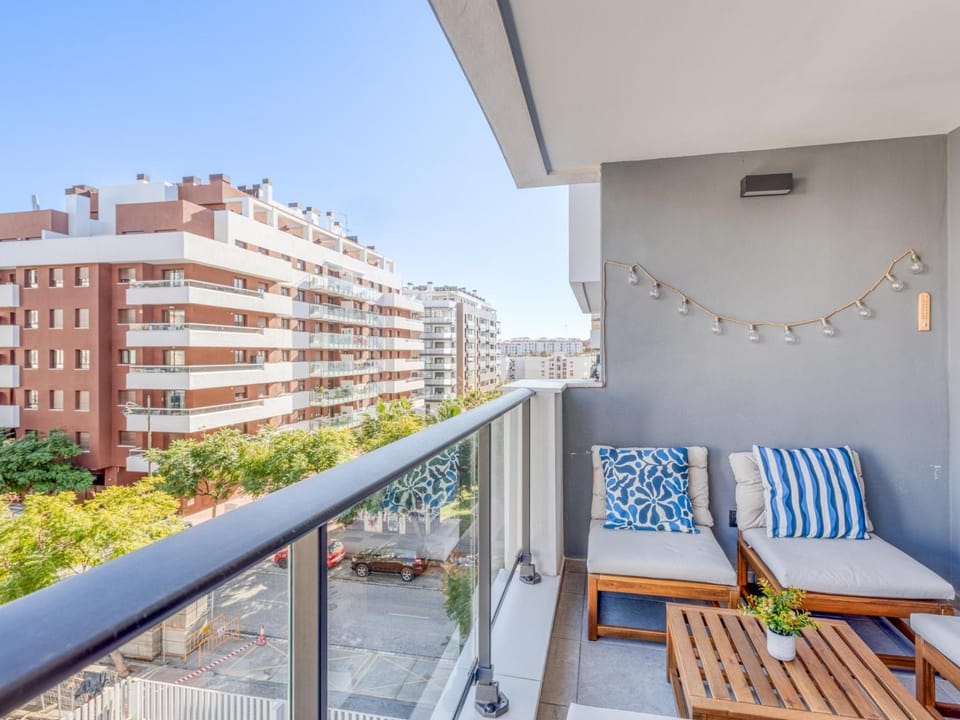 Property building, View (from property/room), Balcony/Terrace