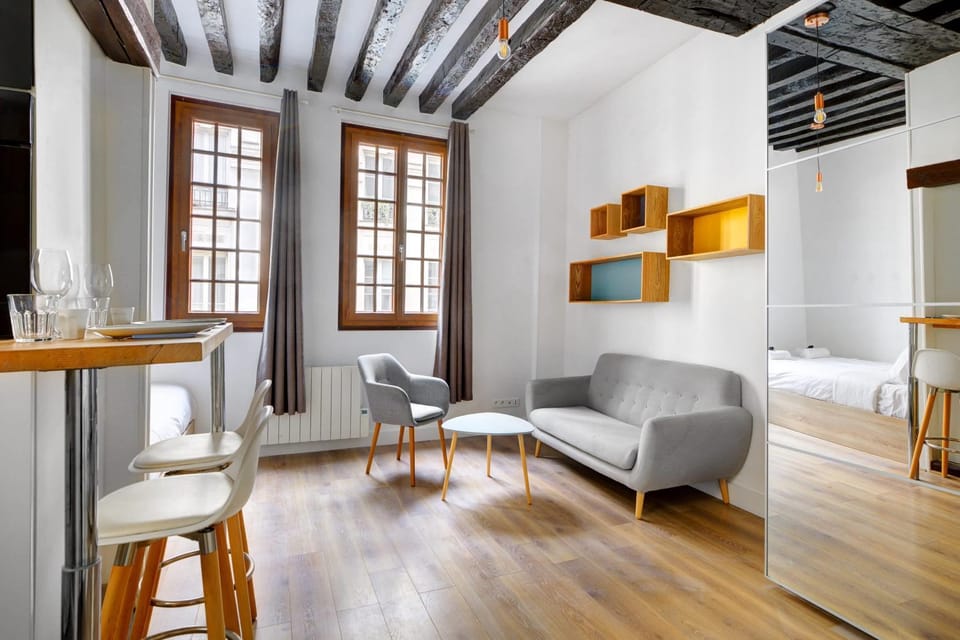Bright apartment in Le Marais Apartment in Paris