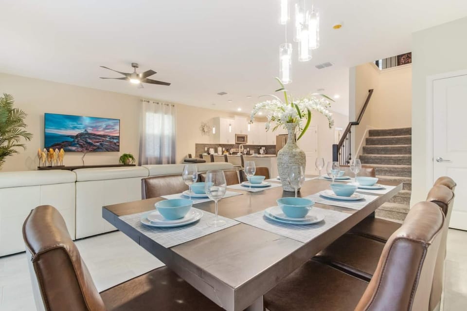 Your Beautiful Hideaway 9-Bedroom Luxury Villa Villa in Kissimmee