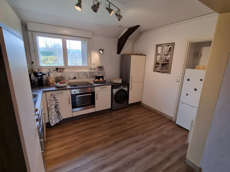 Kitchen or kitchenette, Living room