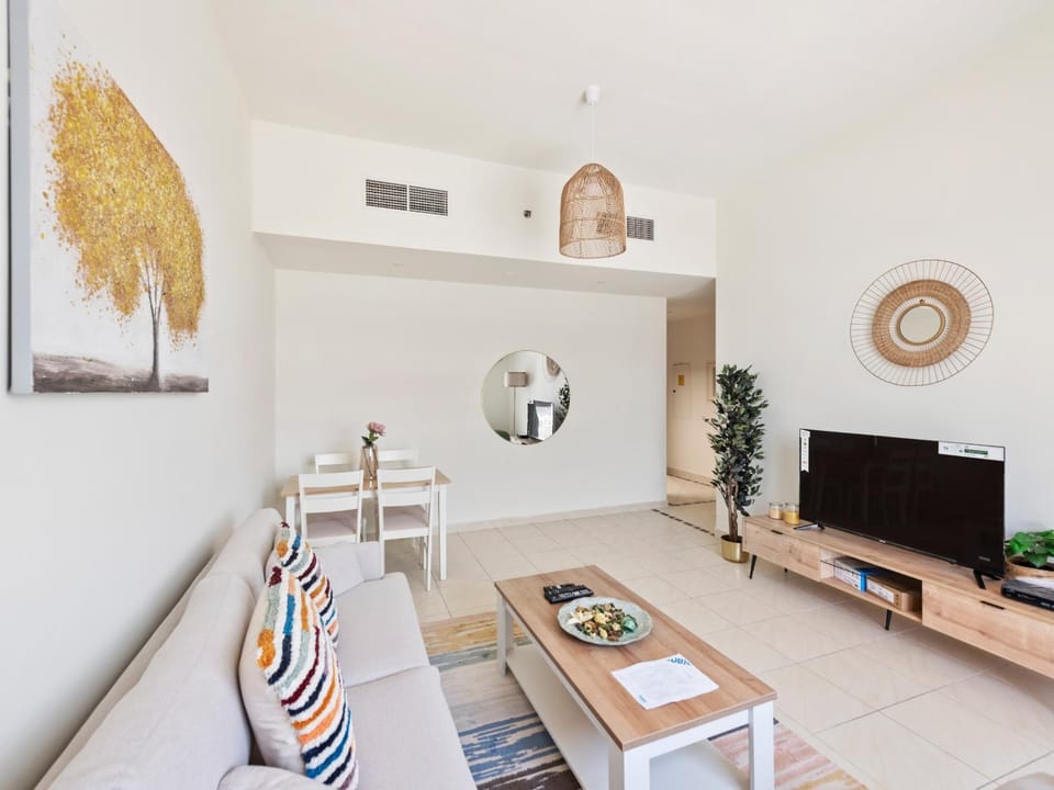 Prestige Urban Escape 2BDR In La Fontana Apartment in Dubai