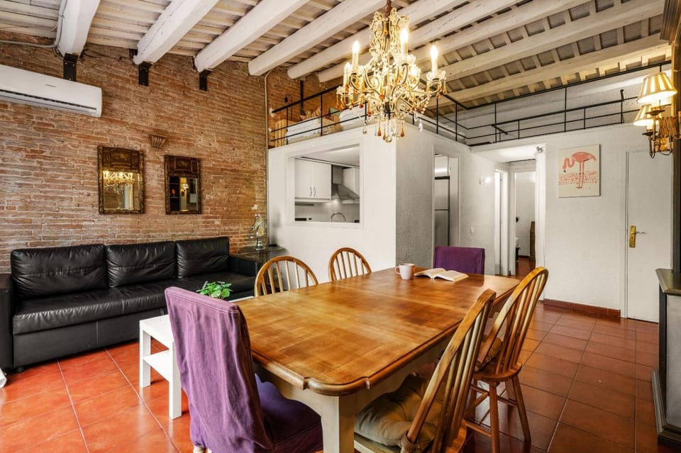 Gràcia Loft Terrace BBQ AC & Fiber Wi-Fi Apartment in Barcelona