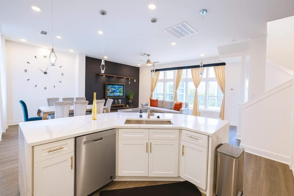 Luxe Stay Gated Parking Fast Wi-Fi Downtown House in Houston