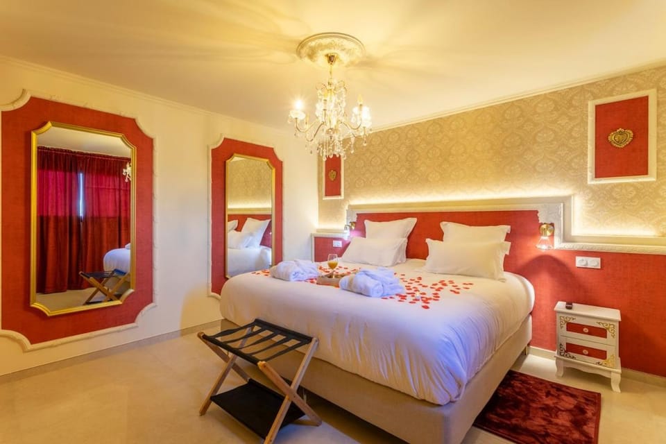 Loveroom Diamant Spa Détente avec Balnéo Double & Sauna Apartment in Gémenos