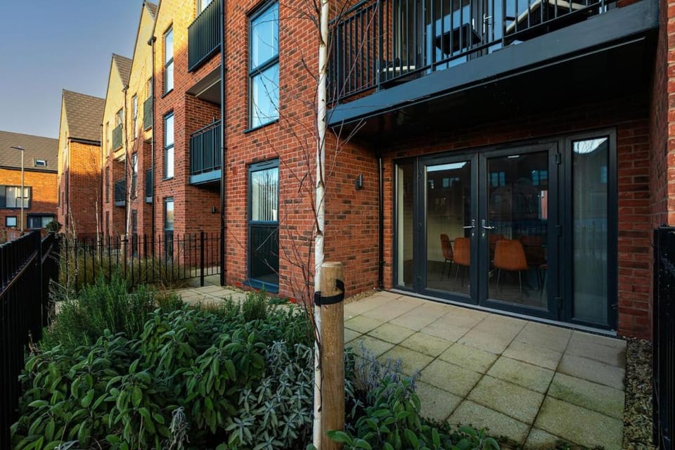 Property building, Garden view