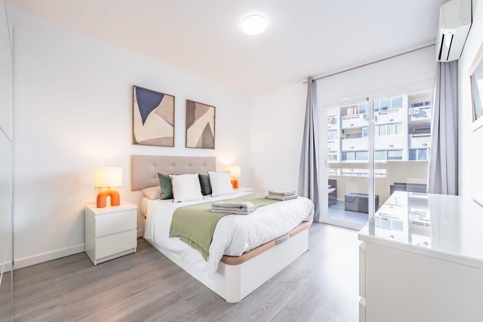Bed, Photo of the whole room, Bedroom, wardrobe, air conditioner