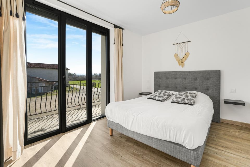 Property building, Living room, Bedroom