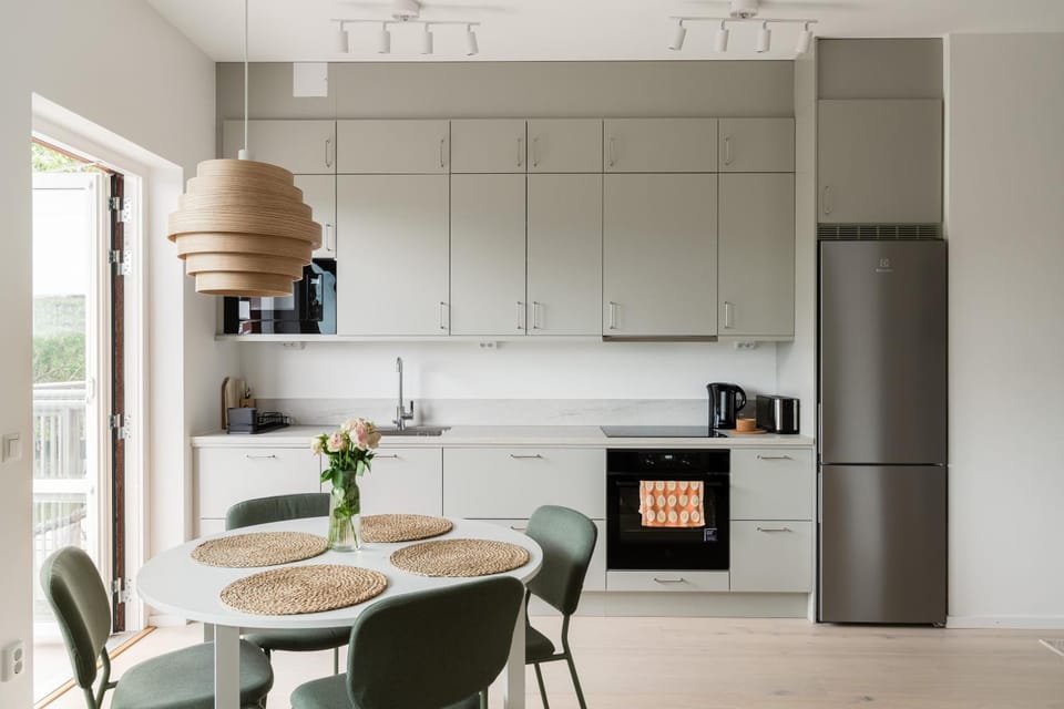 Fresh, Modern Living in a Beautiful Solna Area Apartment in Solna