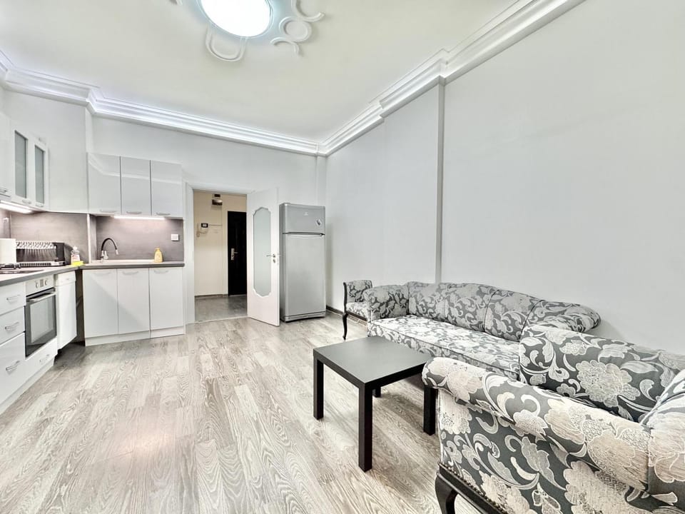 Kitchen or kitchenette, Living room, dishwasher, oven, stove