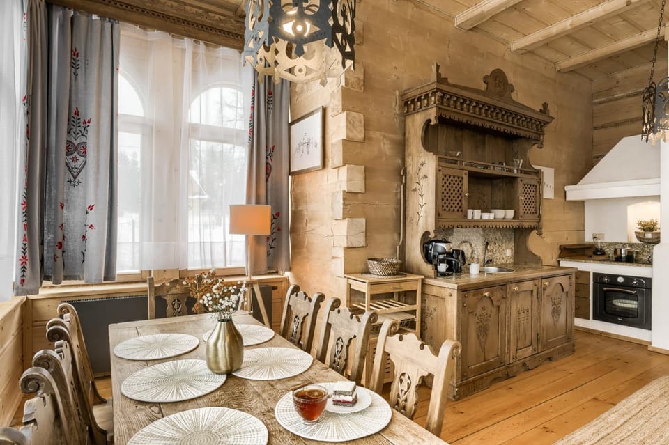 Property building, Kitchen or kitchenette, Hiking, Hiking, Evening entertainment, cot, oven, stove, kitchen, kitchen