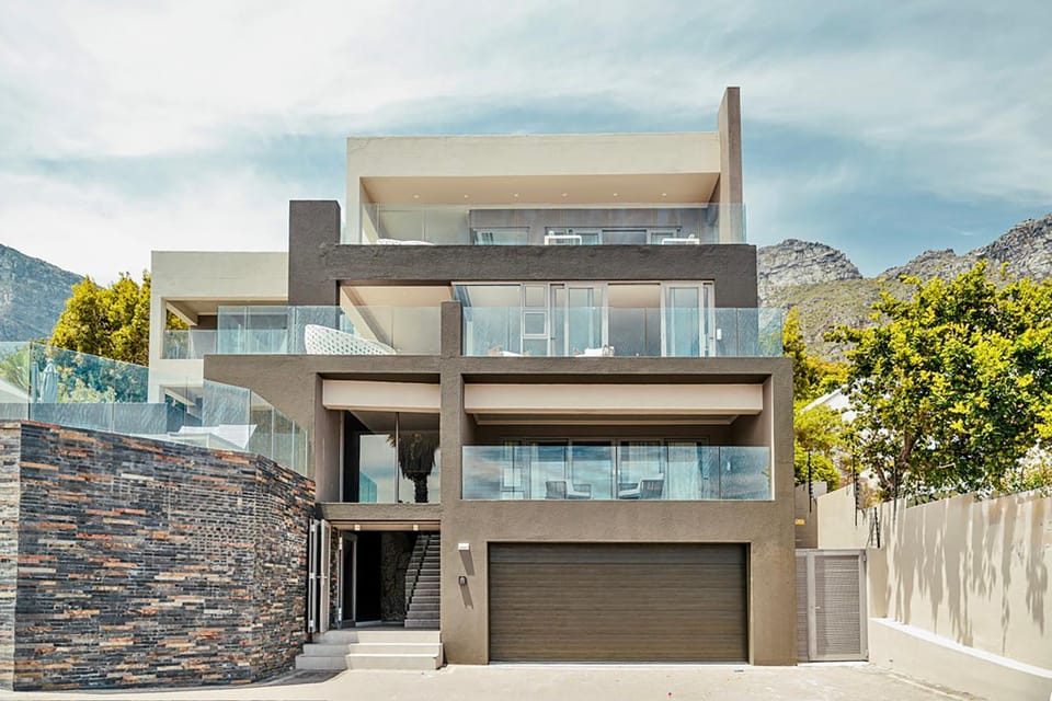Ottawa Grand Camps Bay - 18 Sleeper, Pool, Spectacular Views Villa in Cape Town