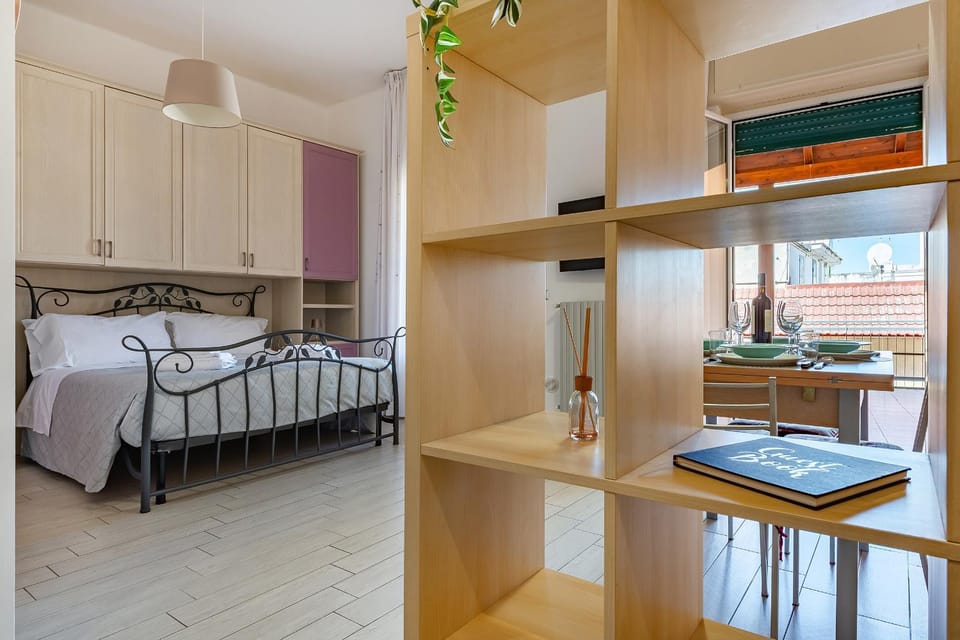 Bed, Living room
