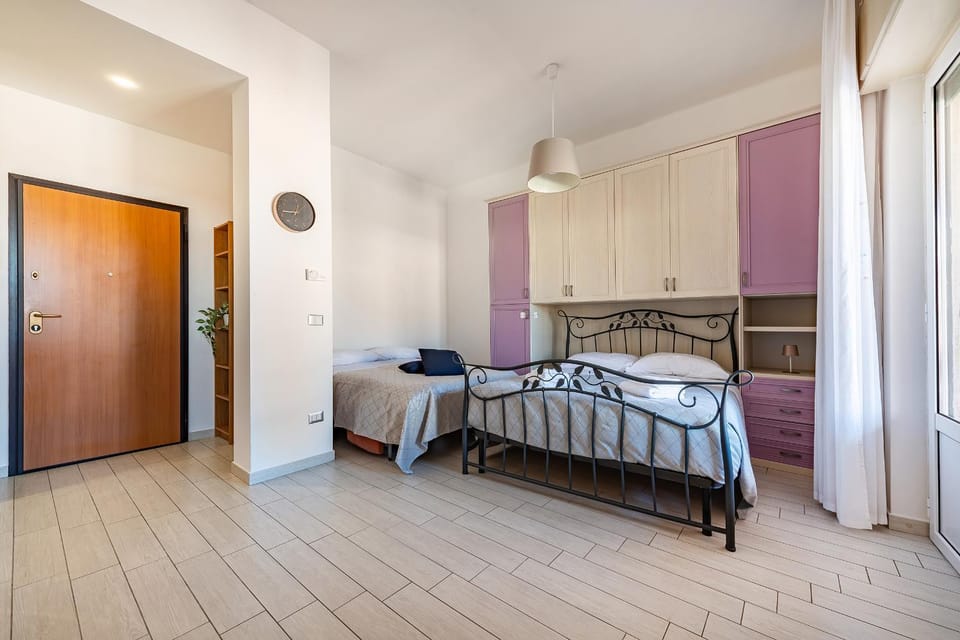 Bed, Bedroom, locker