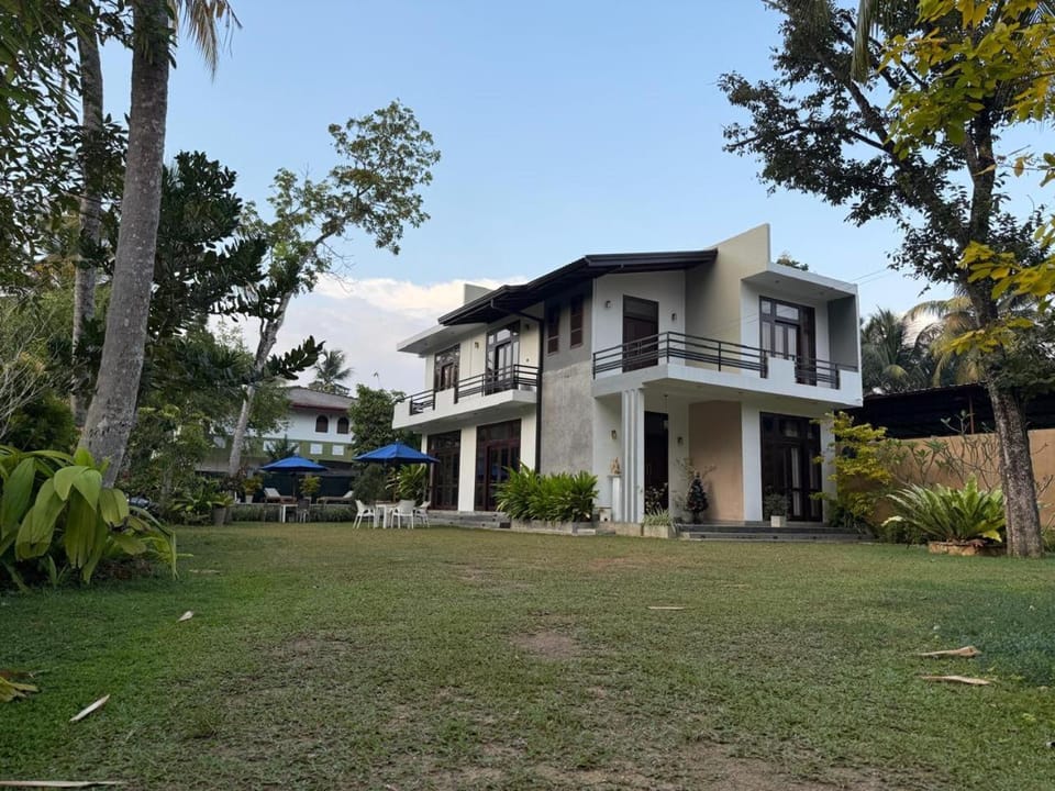 Yehens Villa with private pool Apartment in Southern Province