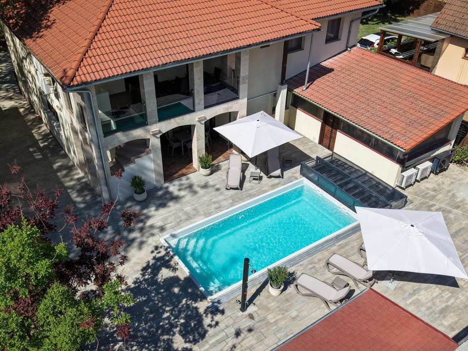 Property building, Swimming pool